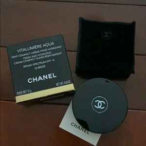 Chanel Vitalumiere Aqua Cream Compact Foundation
